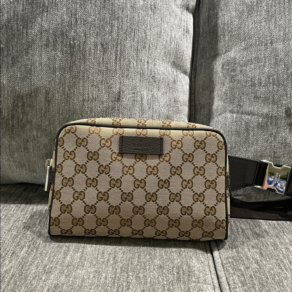 Gucci Beige/Ebony GG Canvas Belt Bag/Crossbody Bag Unisex - Picture 4 of 13